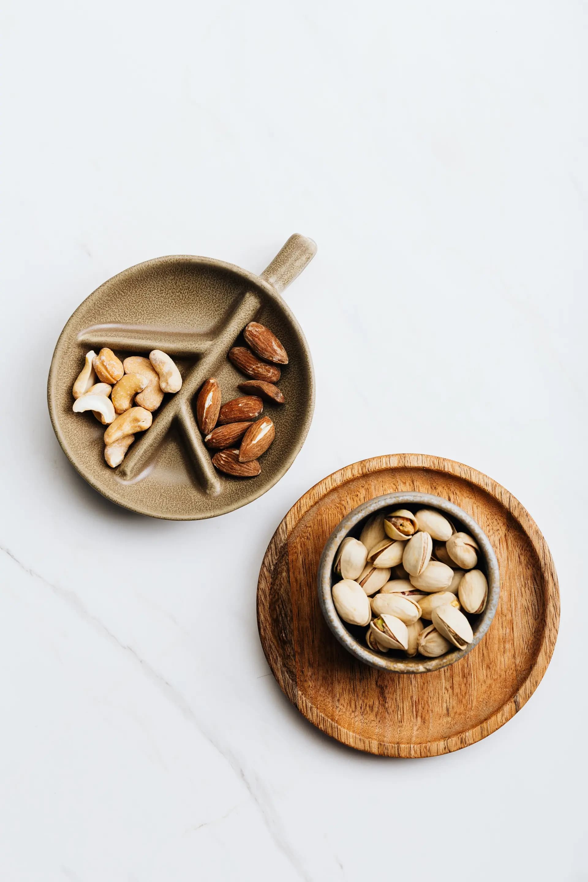 picture of a bowl of nuts